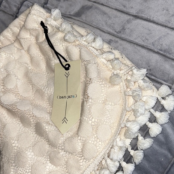 Cream tassel shorts - Picture 3 of 4